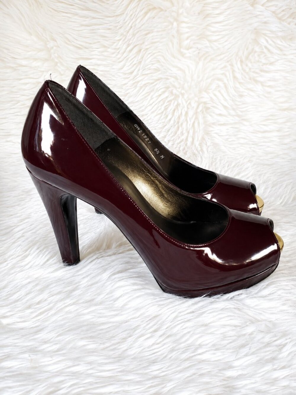 Stuart Weitzman Elegant Burgundy Patent Leather Peep Toe Platform Heels SZ 8.5